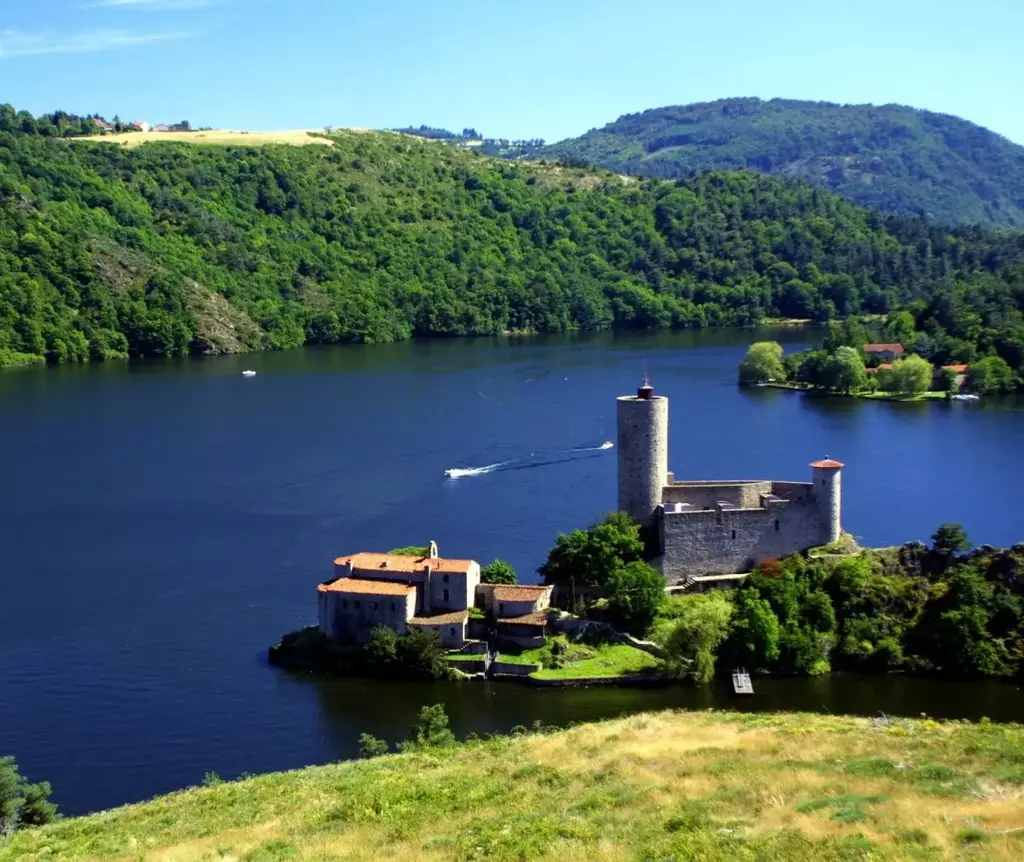 Création de site internet, création d'identité visuelle et invitation personnalisé dans la Plaine du Forez dans la Loire